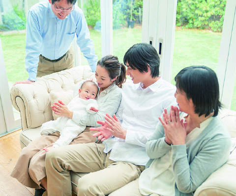 家族で暮らす様子