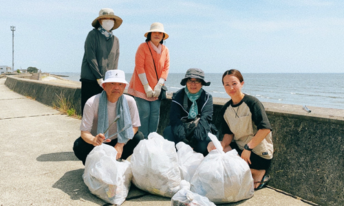 社内海岸清掃の様子
